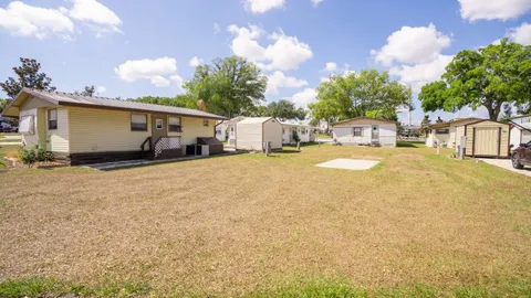 Standard Full Hookup RV Site — image 1 of 4