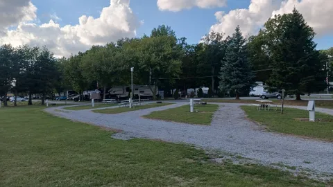 Full Hookup RV Site (Pull-through) — image 2 of 4