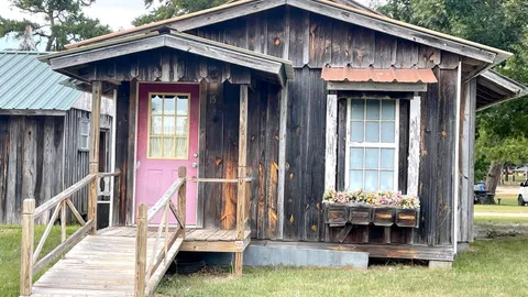 Cabin 15 — image 1 of 8
