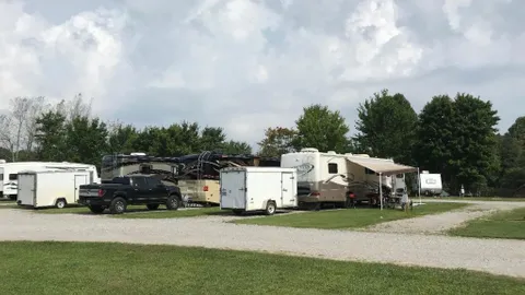 Pull-Through 30/50 Amp Full Hookup RV Site — image 2 of 4