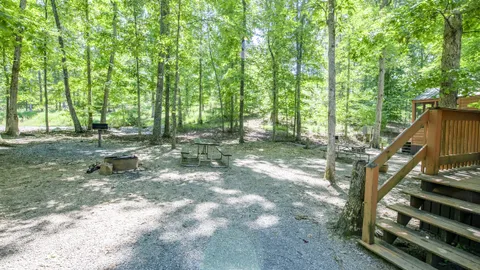 Yogi Bear Family Lodge 8-Person — image 15 of 15