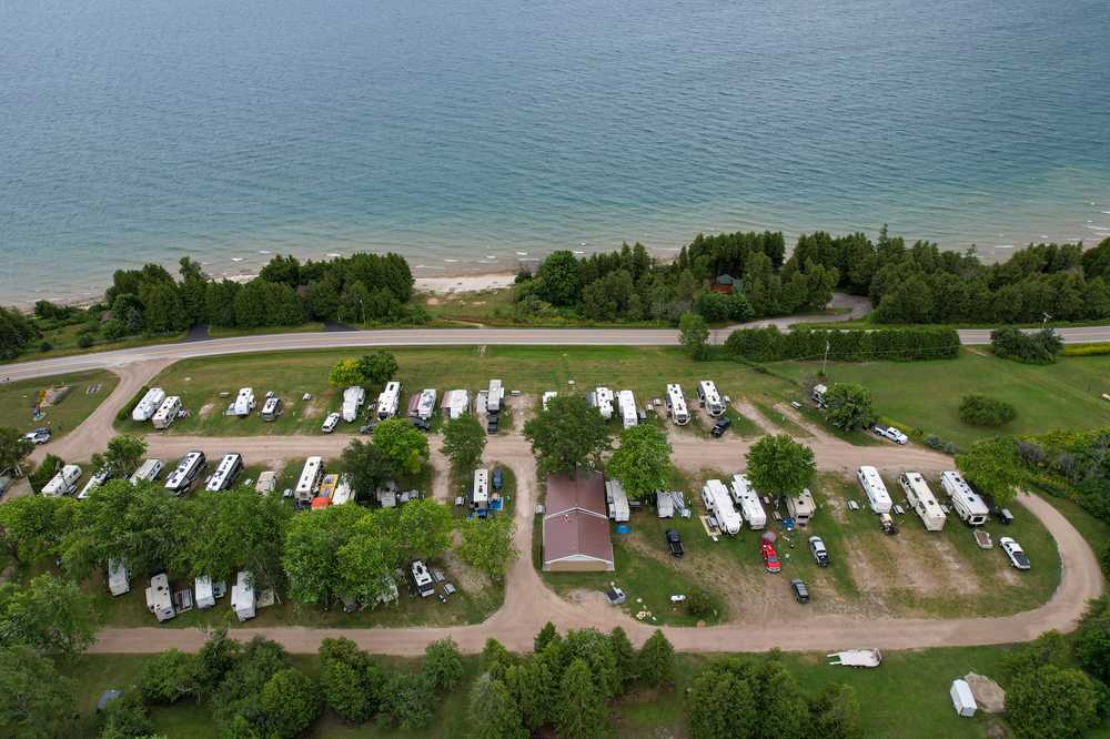 Lakeshore RV Campground - Photo 4