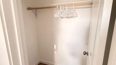 Apartment — image 2 of 13