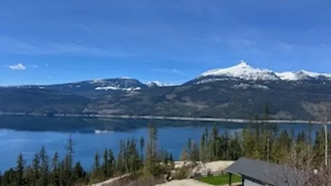 Lake View Cottage — image 12 of 12