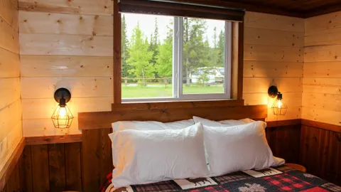 102 Wild Horse Ridge Cabin — image 2 of 36
