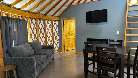 Modern Lodging - Kiowa — image 2 of 10