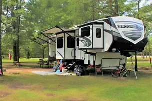 Twin Bears Wooded Campground – photo 3
