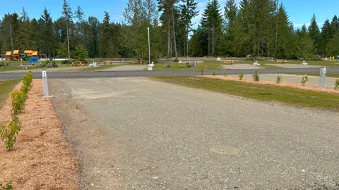 Unserviced Pull-Through Site — image 2 of 6