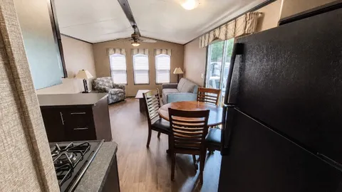Poplar Cabin — image 2 of 8