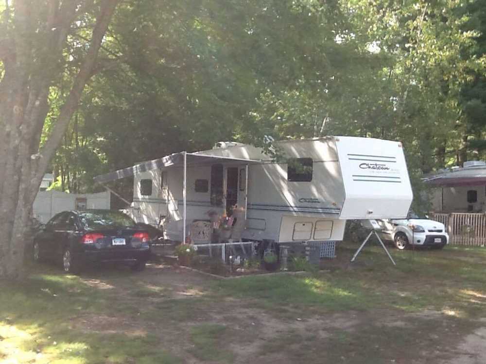 Yellowstone Park Campground - Photo 5