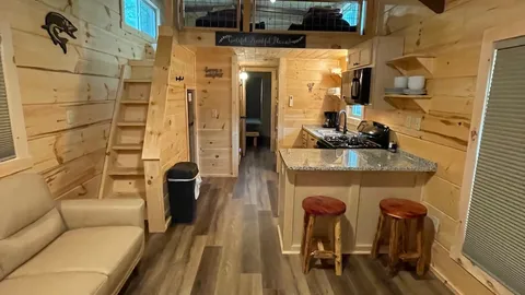 Cindy Bear™-Villa Cabin — image 2 of 8