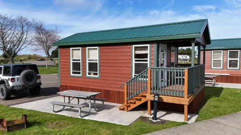 Cabins — image 1 of 10