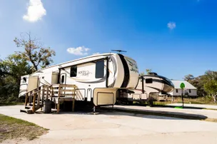 TripL RV Park – photo 2