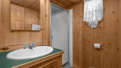 Juniper 1 Bedroom — image 2 of 12