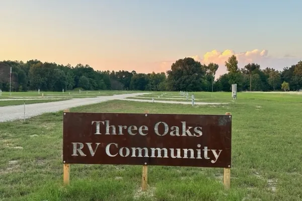 Three Oaks RV Community – photo 1