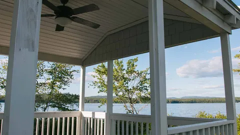 Lakefront Cottage — image 2 of 9