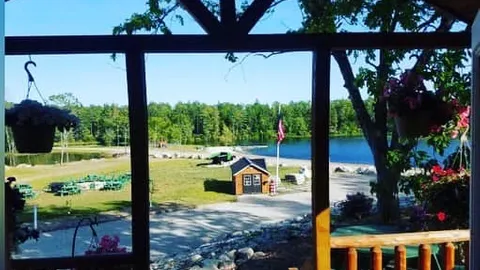 2 Bedroom Delux Cabin — image 2 of 5