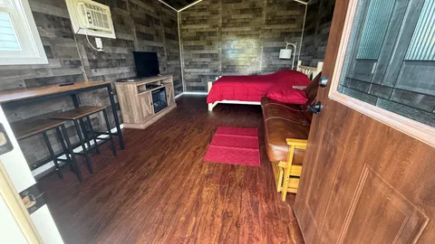 Rustic Cabin — image 1 of 4