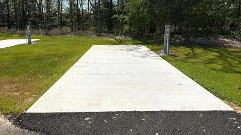 30/50 Amp 45' RV Site — image 1 of 3