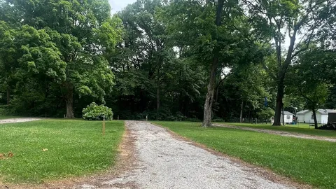 30/50amp Water & Eletric RV Site — image 2 of 4