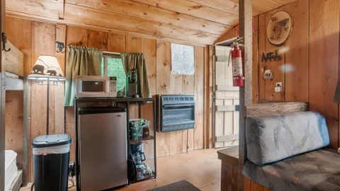 Covered Bridge Cabin - Primitive — image 2 of 7