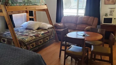 Motel Cabin 2 — image 2 of 4