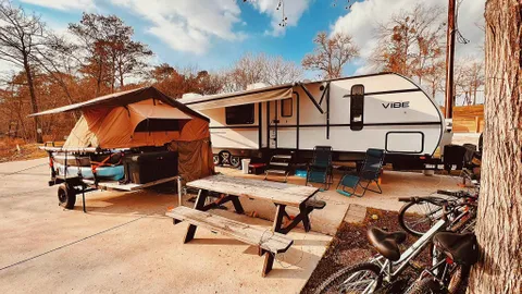 Premium Bayou FHU Pull-Through RV Site — image 1 of 7