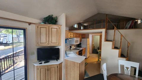 Beach Cabin — image 10 of 10