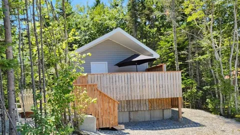 11. Deluxe cabin -Queen/patio - sleeps 2 — image 1 of 6