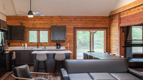 Hilltop Lodge — image 2 of 14