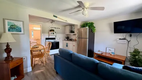Deluxe Cabin — image 4 of 4