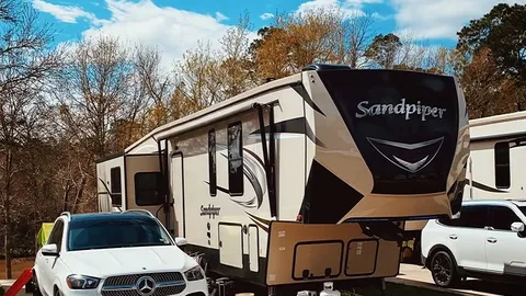 Standard Back-In FHU RV Site with Concrete Slab — image 2 of 4