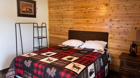 Single Bedroom — image 2 of 10