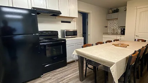 Longhorn Lodge — image 2 of 8