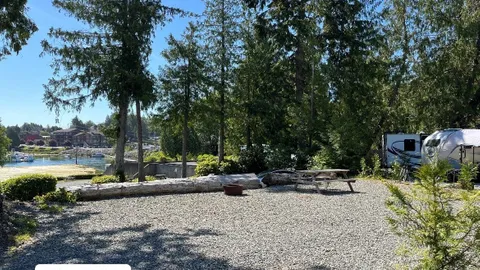 Full Service Harbour View — image 2 of 24