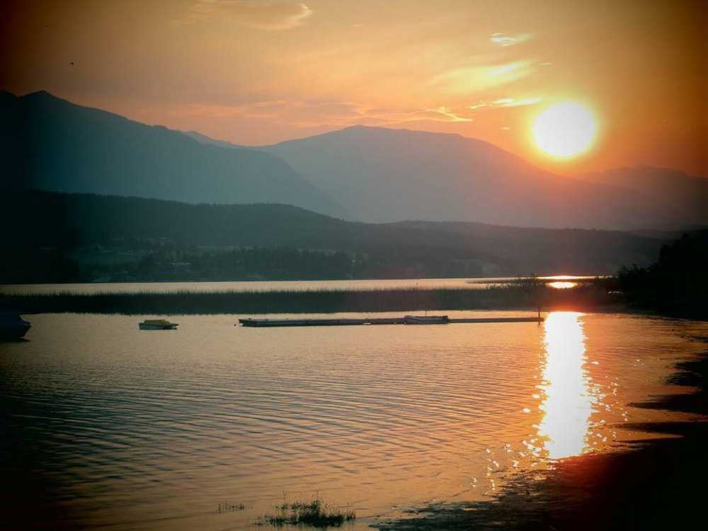Lakeshore Resort and Campground - Windermere, BC - Photo 3