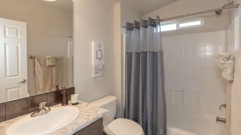 Signature Cottage 2 Bedroom — image 11 of 11