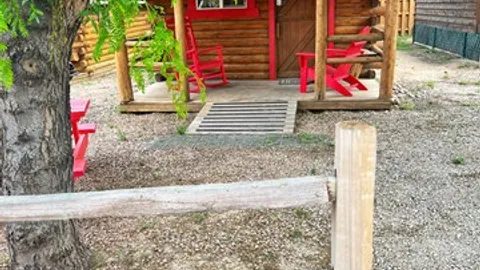 Rustic 1-Room Cabin Red — image 1 of 6
