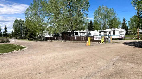 XL Deluxe Full Hookup RV Site — image 2 of 6