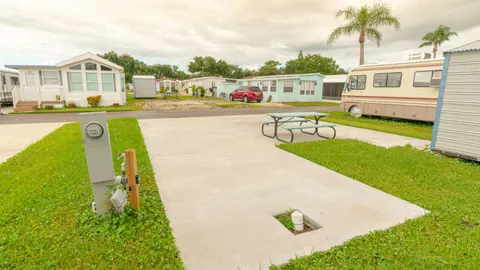 Standard Full Hookup RV Site — image 2 of 3
