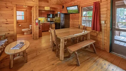 Deluxe Cabin — image 9 of 9