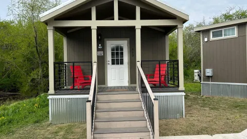 Cabin — image 1 of 7