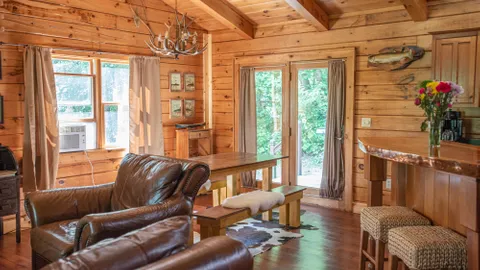 Flyfishing Lodge — image 2 of 12