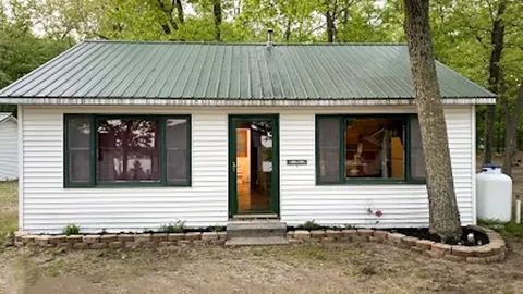 Director's Cabin — image 1 of 6