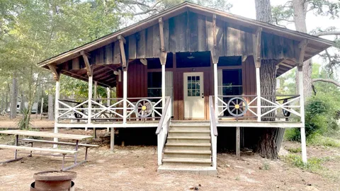 Cabin 10 — image 1 of 7