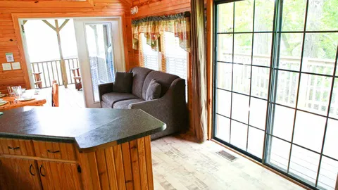 Stewart's Creek Cabin — image 2 of 9