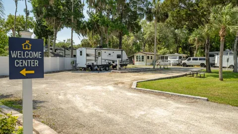 Elite Full Hookup RV Site — image 3 of 3