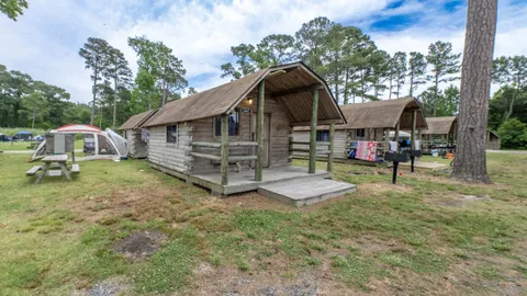 Cabin — image 1 of 7