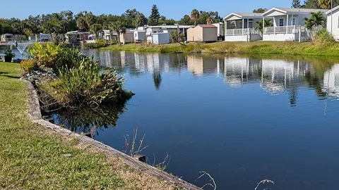 Standard Lakefront Full Hookup RV Site — image 2 of 4