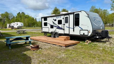 Cozy Family RV stay with kitchen & bathroom, AC — image 1 of 8